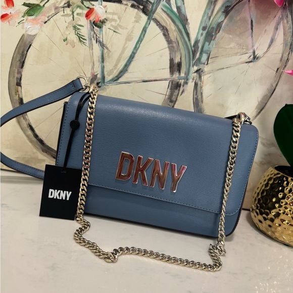 SOLD❤️🌷DKNY sina blue shoulder bag 💙 - Picture 4 of 15